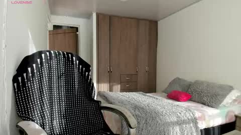 _miss_coco_ online show from February 20, 12:40 pm