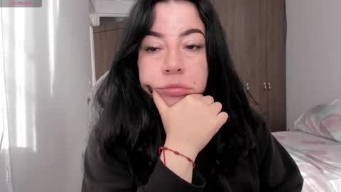 _miss_coco_ online show from January 9, 12:00 pm