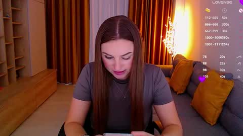 Mia online show from November 9, 10:19 am