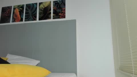 Snapshot of _molly_rosse_ chatting on October 13, 12:18 pm _molly_rosse_ online show from October 13, 12:18 pm