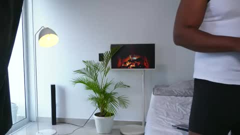 julietta and travis online show from February 16, 8:18 pm