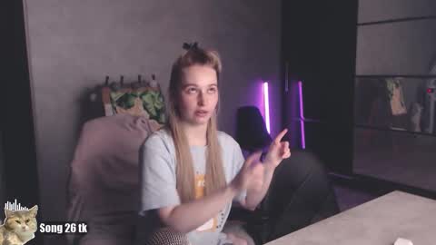 Debby  online show from December 3, 7:47 pm