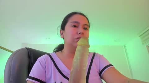 Snapshot of _natalie18_ chatting on October 23, 2:24 am Natalie online show from October 23, 2:24 am