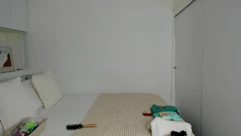 independent model natha online show from March 17, 6:40 am