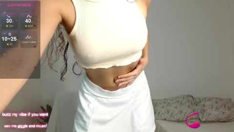 _nayade_ online show from November 16, 12:23 am