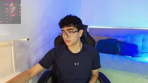 Nicolas online show from December 3, 5:13 pm