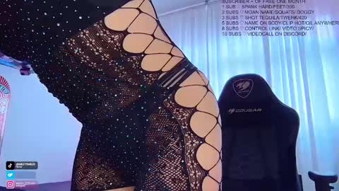 Mai   MODEL INDEPENT  online show from February 26, 8:36 pm