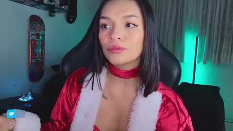 Mai   MODEL INDEPENT  online show from December 3, 12:52 am