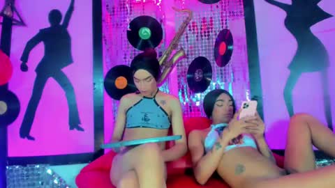 Nicky  Please help me with your thumbs up its importan online show from February 19, 11:57 pm