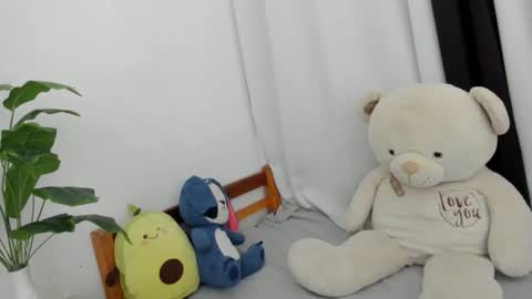 Nicole online show from March 27, 9:32 am