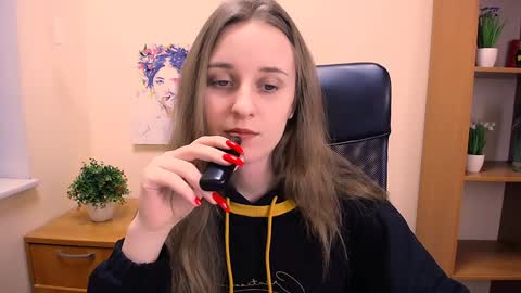 Snapshot of _nicole_new chatting on January 15, 3:18 pm Nica online show from January 15, 3:18 pm