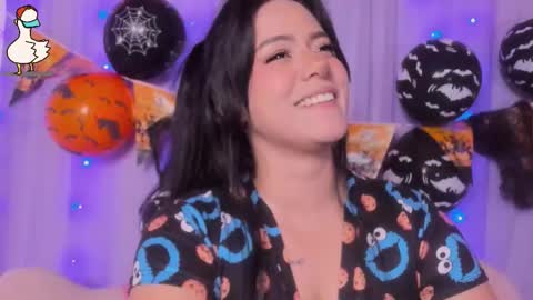 niiky online show from October 17, 1:59 pm