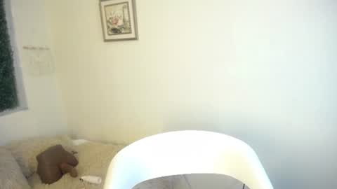 Laura online show from June 15, 4:32 pm