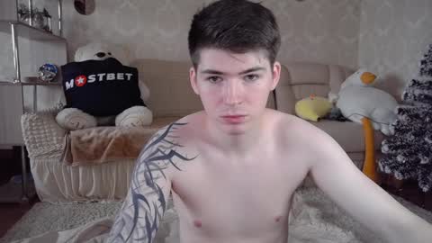 _pretty_fox_ online show from December 13, 7:47 am