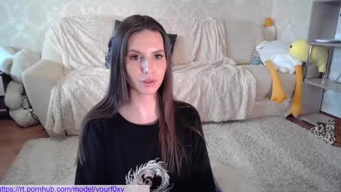 _pretty_fox_ online show from March 6, 8:09 am