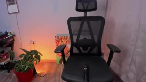 Snapshot of _purplecherry_ chatting on March 5, 11:27 pm Cherr online show from March 5, 11:27 pm