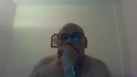 REY online show from May 17, 12:47 pm