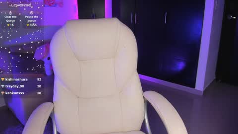   online show from February 6, 3:09 pm