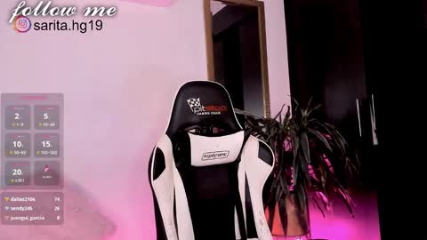 Snapshot of _sara_hernandez chatting on February 3, 10:25 am Sara intagram online show from February 3, 10:25 am