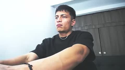 Juan Pablo-independent model online show from February 13, 3:10 am