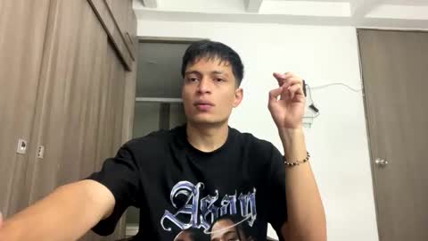 Juan Pablo-independent model online show from May 3, 4:18 am