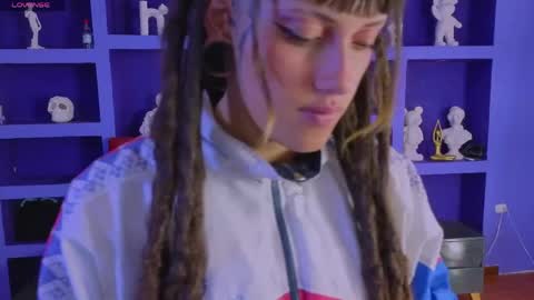 _sharlotte777 online show from April 19, 12:28 pm