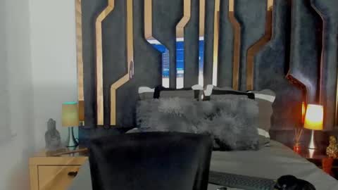 _silvia_vega_ online show from December 6, 9:16 am