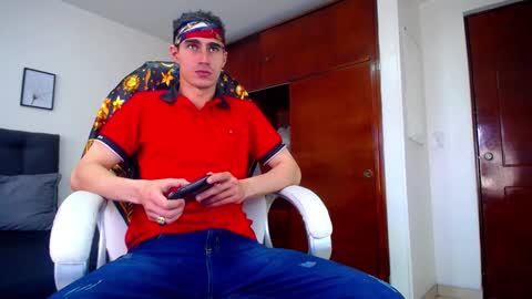 _skyleer_ online show from September 19, 8:45 pm