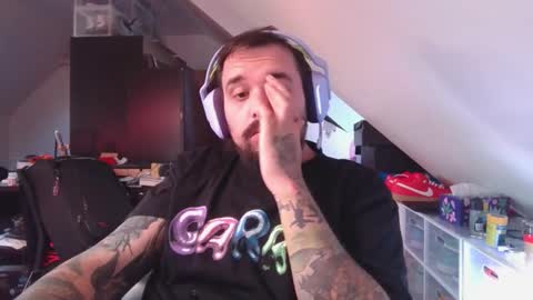 _smiley_bear27 online show from September 20, 7:44 am