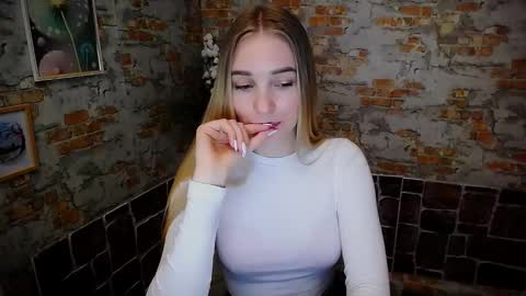 Rachel online show from March 10, 5:07 pm