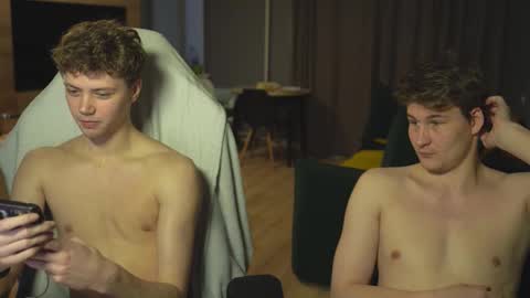 OLIVERpvt is open online show from November 19, 4:45 am