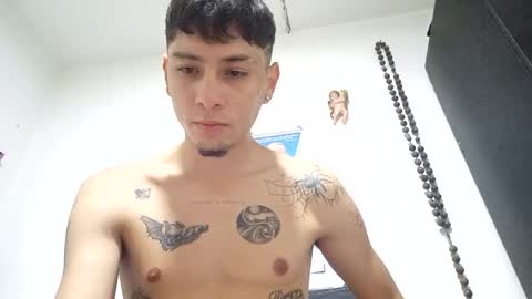 Snapshot of _spider_dick_ chatting on January 28, 9:50 pm Alejandro Pinzon online show from January 28, 9:50 pm