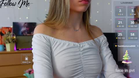 Snapshot of _sweetcams_ chatting on February 5, 6:56 am Dasha  online show from February 5, 6:56 am