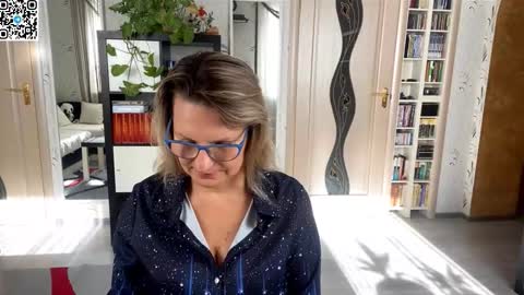 Snapshot of _sweetieray_ chatting on October 23, 9:55 am Daria online show from October 23, 9:55 am