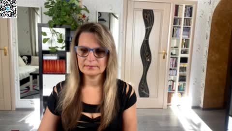 Snapshot of _sweetieray_ chatting on October 21, 10:42 am Daria online show from October 21, 10:42 am
