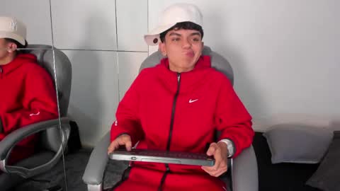 _taylorblack online show from April 13, 11:47 am