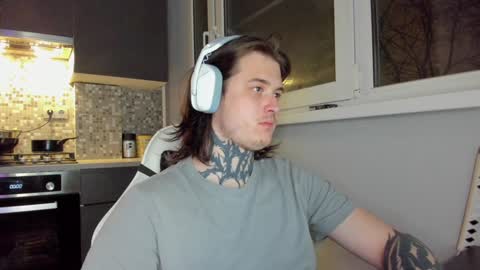 _torfin_ online show from December 7, 9:17 pm