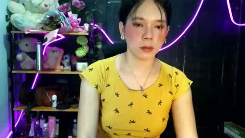 _urpetitegirl online show from May 10, 10:21 am