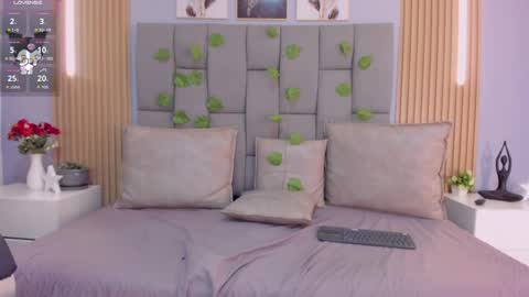 _valerycooper online show from April 1, 1:41 pm