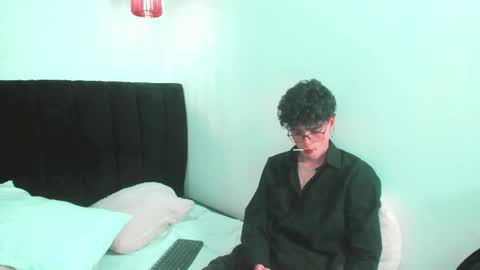 Snapshot of _vanie chatting on October 1, 6:23 am _vanie online show from October 1, 6:23 am
