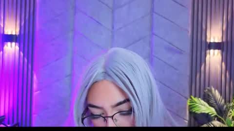 _viollettenoir_ online show from December 3, 8:42 pm