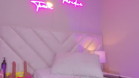 _wendy_x online show from October 14, 11:35 am