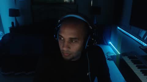 a4orce online show from December 5, 2:11 am