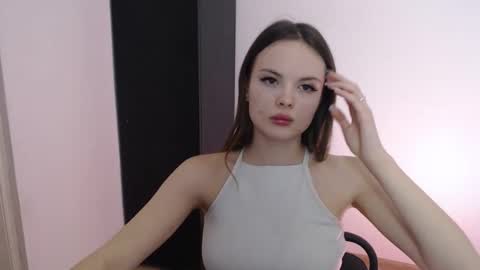 a_ariella_ online show from October 13, 1:46 pm