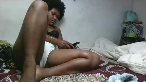 aangevelo online show from December 4, 7:02 pm