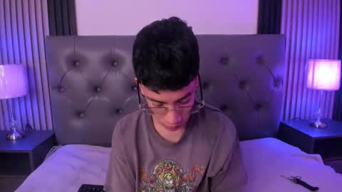 aaron online show from February 23, 6:43 pm