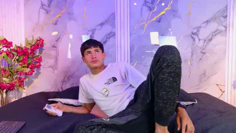 aaron_and_alahya online show from December 16, 2:41 am