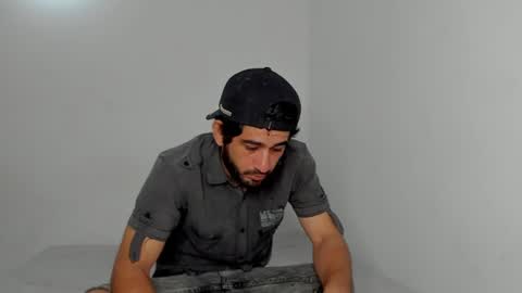 aaron_go online show from June 24, 5:14 am