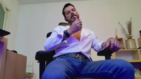 Aaron online show from April 10, 2:39 am