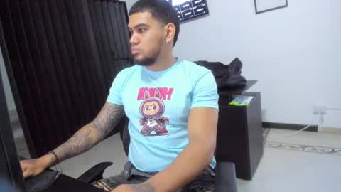 ig aaron hunter123 online show from April 27, 10:18 pm